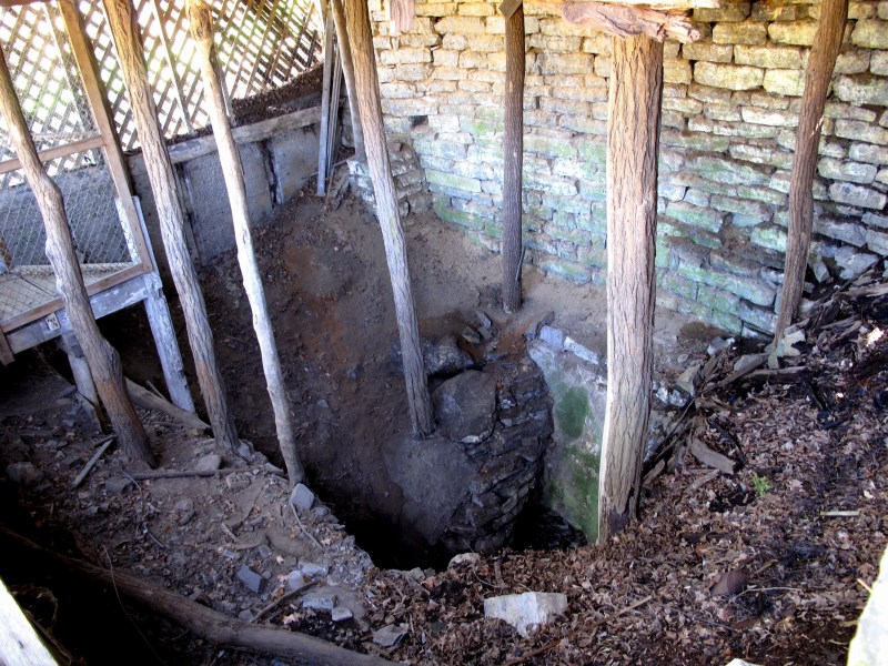 Information about "wolfcave04.jpg" on wolf cave Abingdon, VA LocalWiki